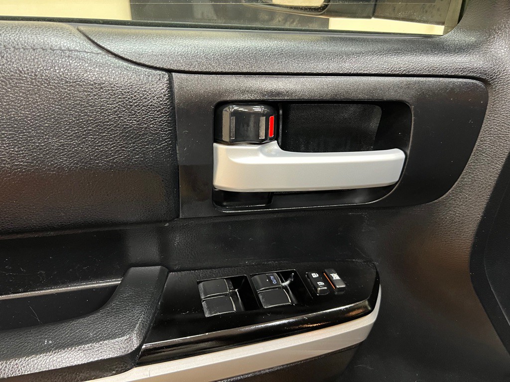 2017 Toyota Tundra Image 38