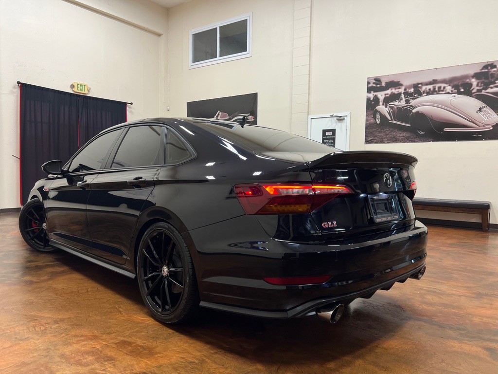2019 Volkswagen Jetta Image 2