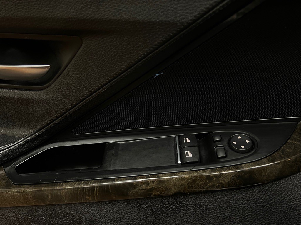 2016 BMW 6 Series Image 35