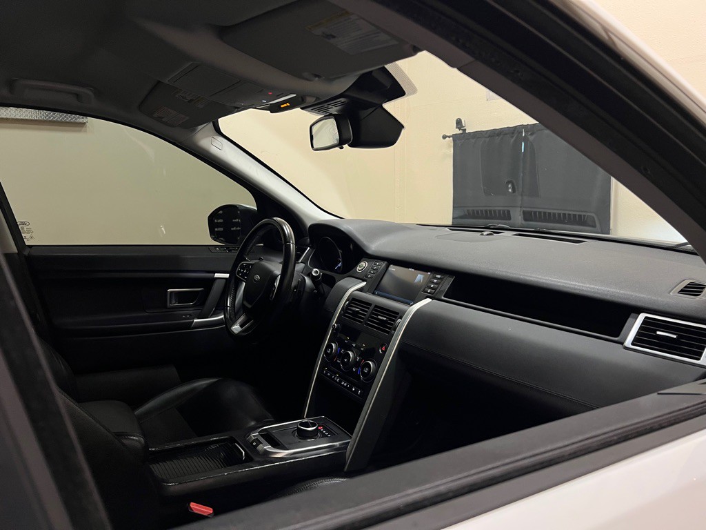 2019 Land Rover Discovery Sport Image 12
