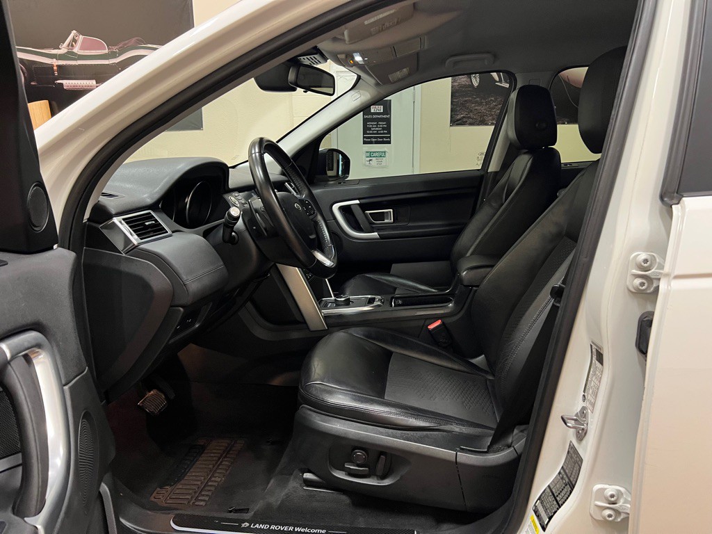2019 Land Rover Discovery Sport Image 14