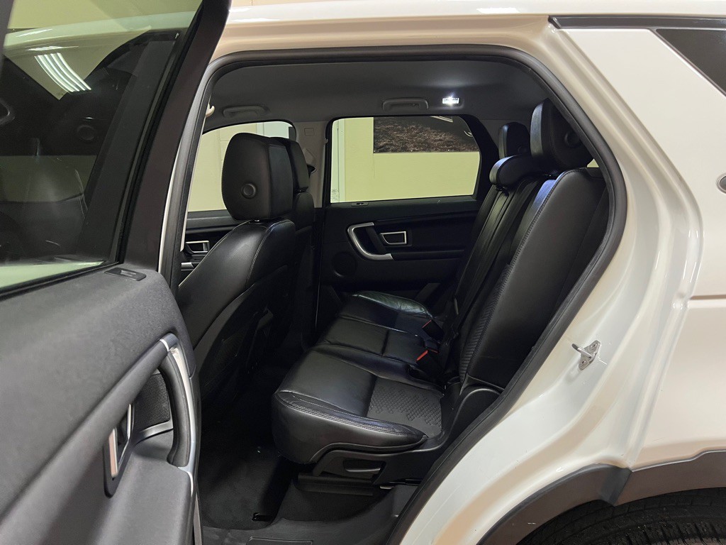 2019 Land Rover Discovery Sport Image 17