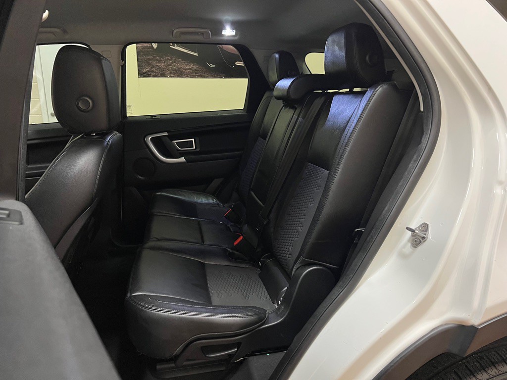 2019 Land Rover Discovery Sport Image 18