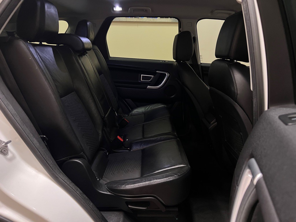 2019 Land Rover Discovery Sport Image 23