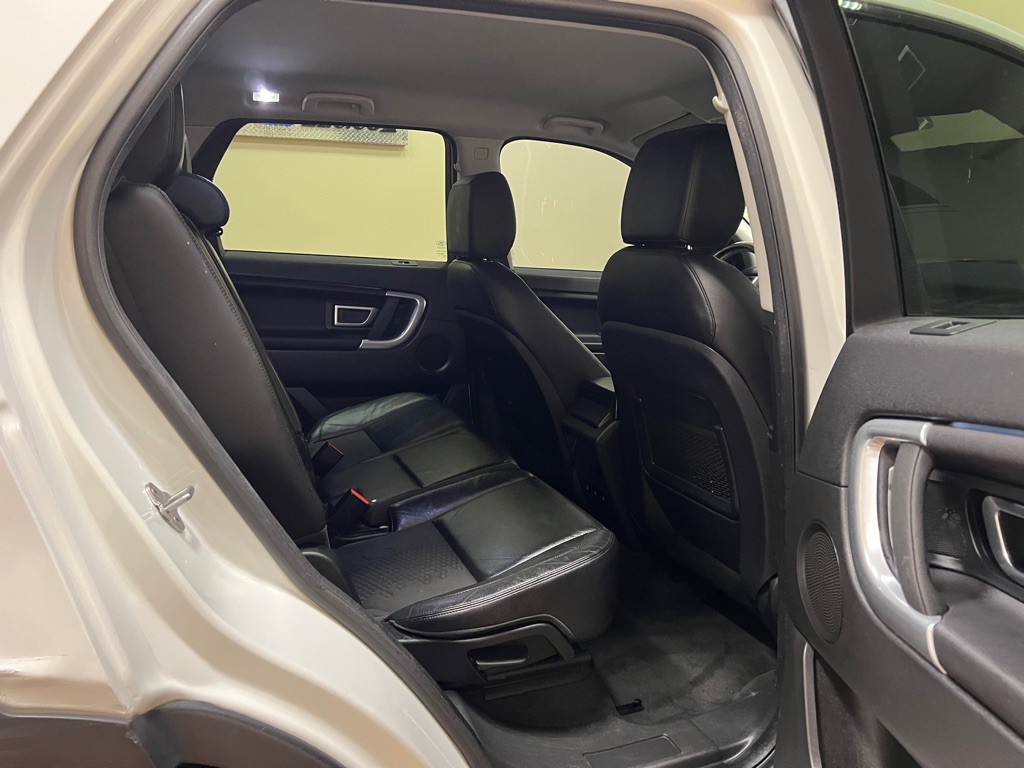 2019 Land Rover Discovery Sport Image 24