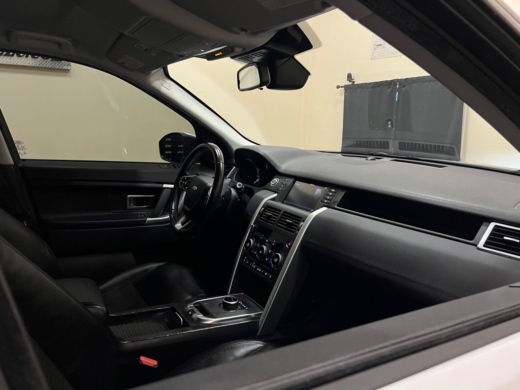 2019 Land Rover Discovery Sport Image 28