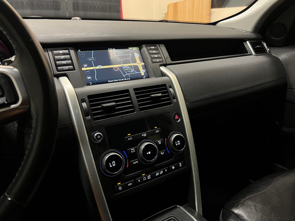 2019 Land Rover Discovery Sport Image 38