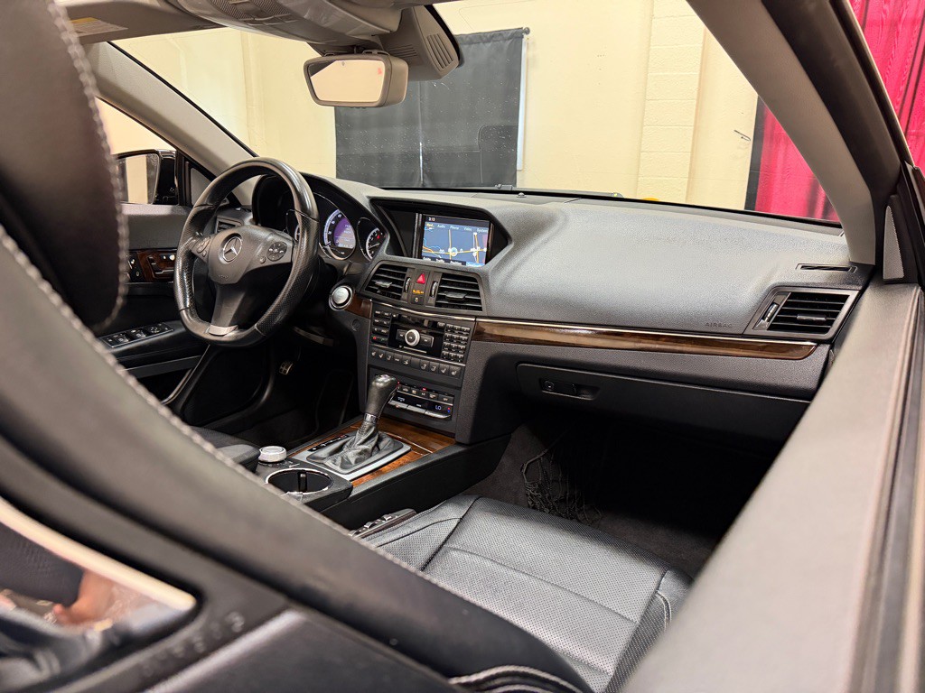 2011 Mercedes-Benz E-Class Image 22