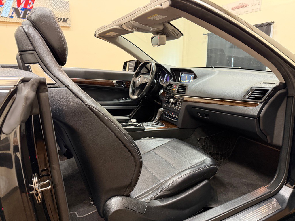 2011 Mercedes-Benz E-Class Image 32