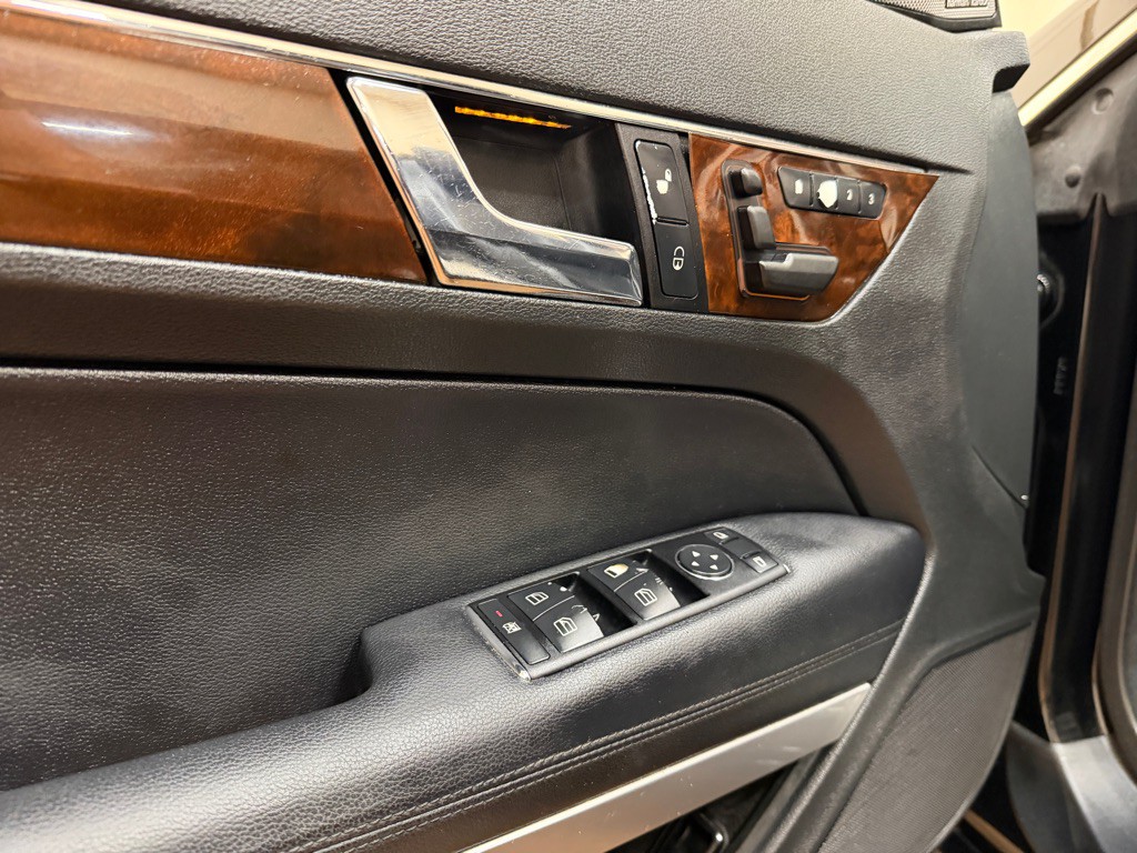 2011 Mercedes-Benz E-Class Image 37