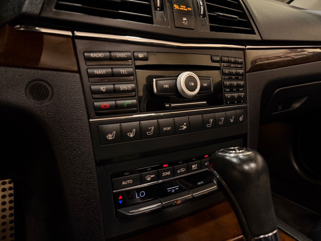 2011 Mercedes-Benz E-Class Image 42