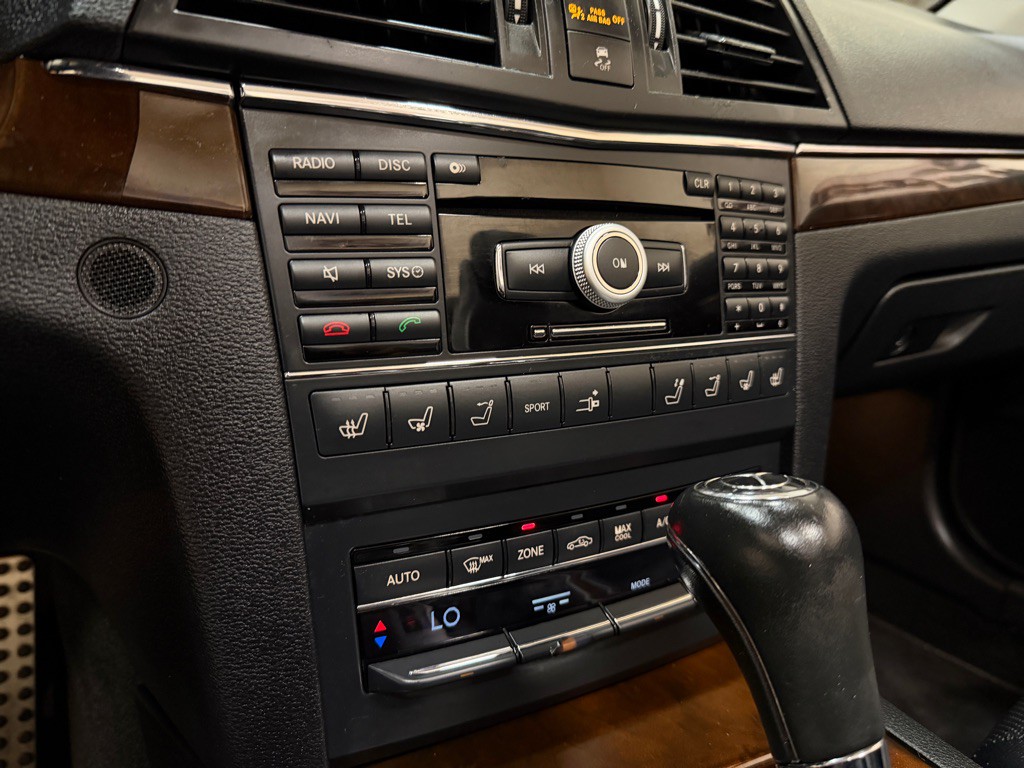 2011 Mercedes-Benz E-Class Image 43