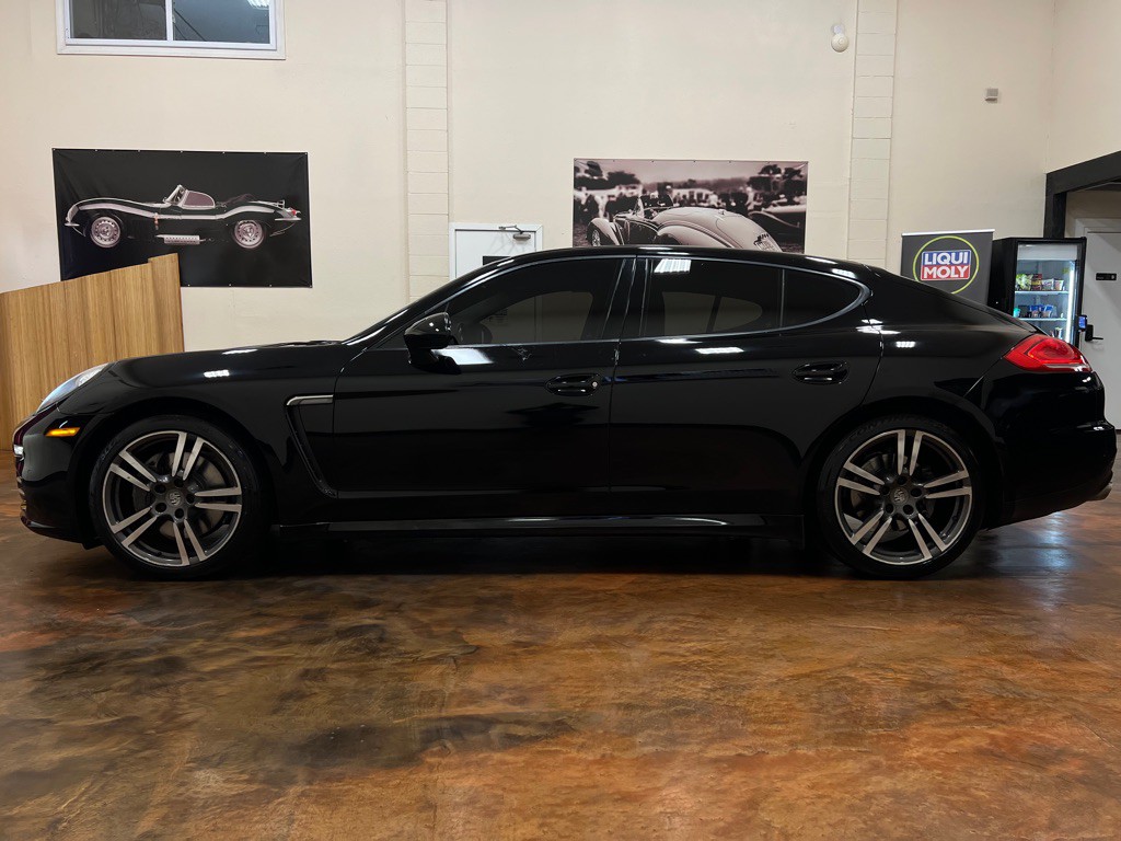 2014 Porsche Panamera Image 6
