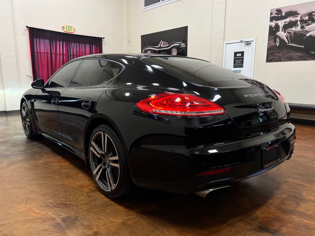 2014 Porsche Panamera Image 7