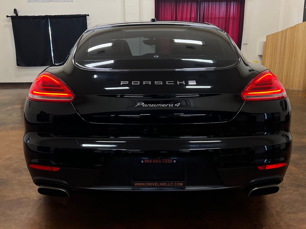 2014 Porsche Panamera Image 8