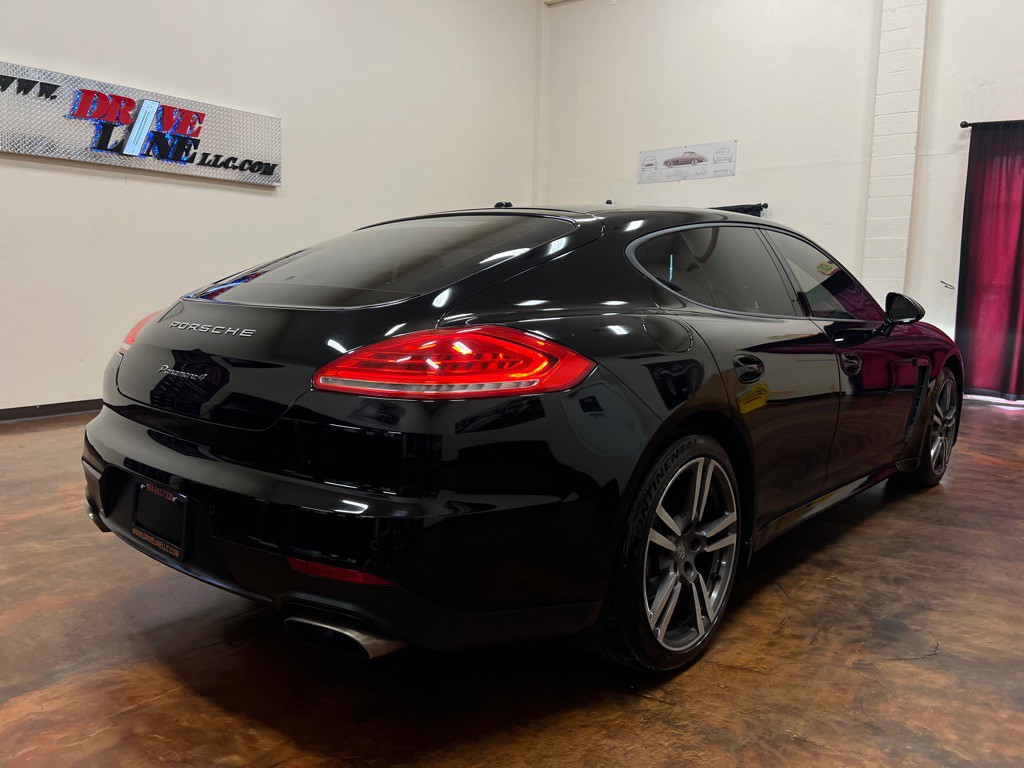 2014 Porsche Panamera Image 9