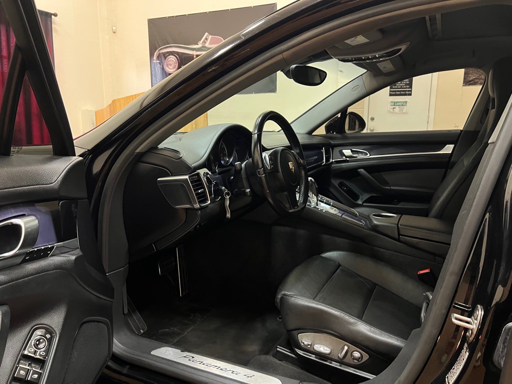 2014 Porsche Panamera Image 13