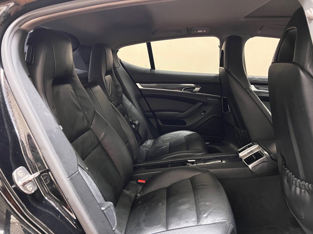 2014 Porsche Panamera Image 19