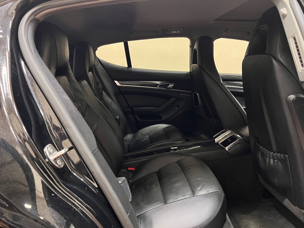 2014 Porsche Panamera Image 20
