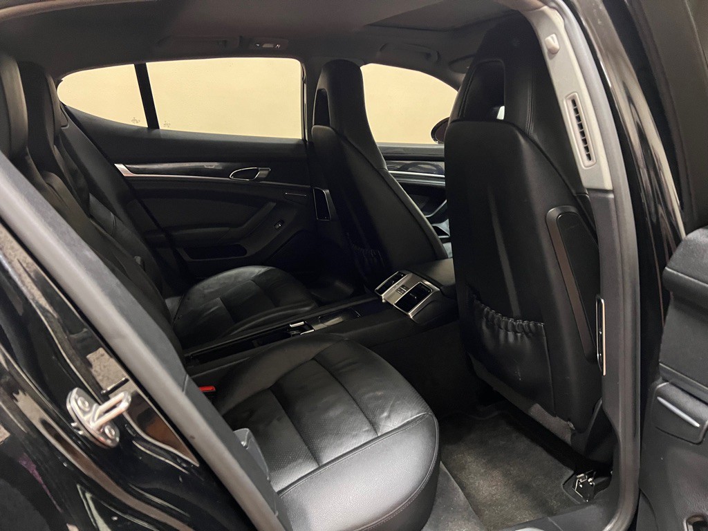 2014 Porsche Panamera Image 21