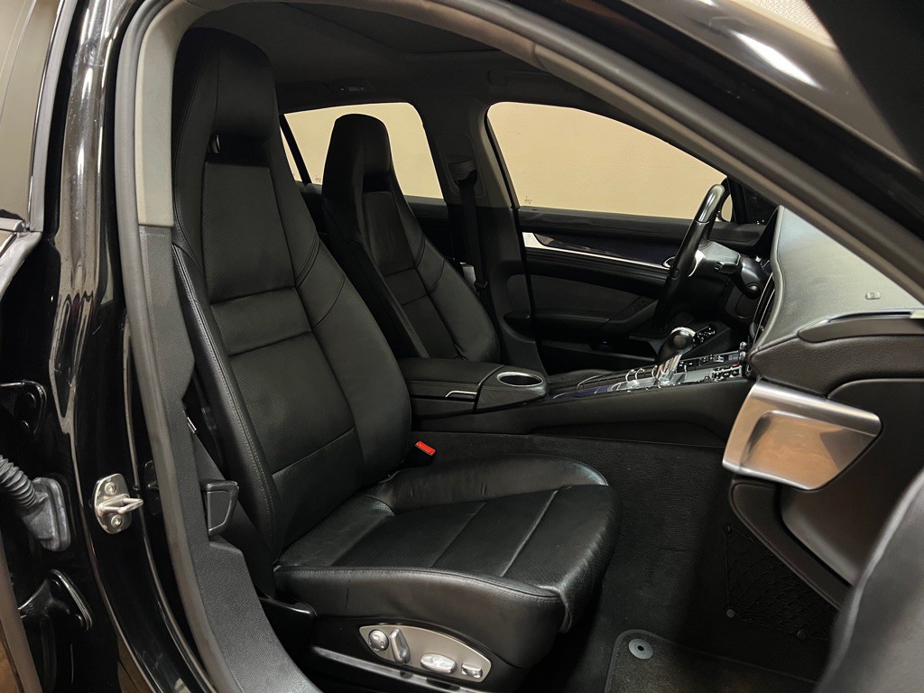 2014 Porsche Panamera Image 22