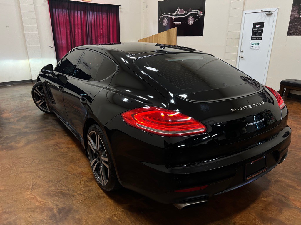 2014 Porsche Panamera Image 28