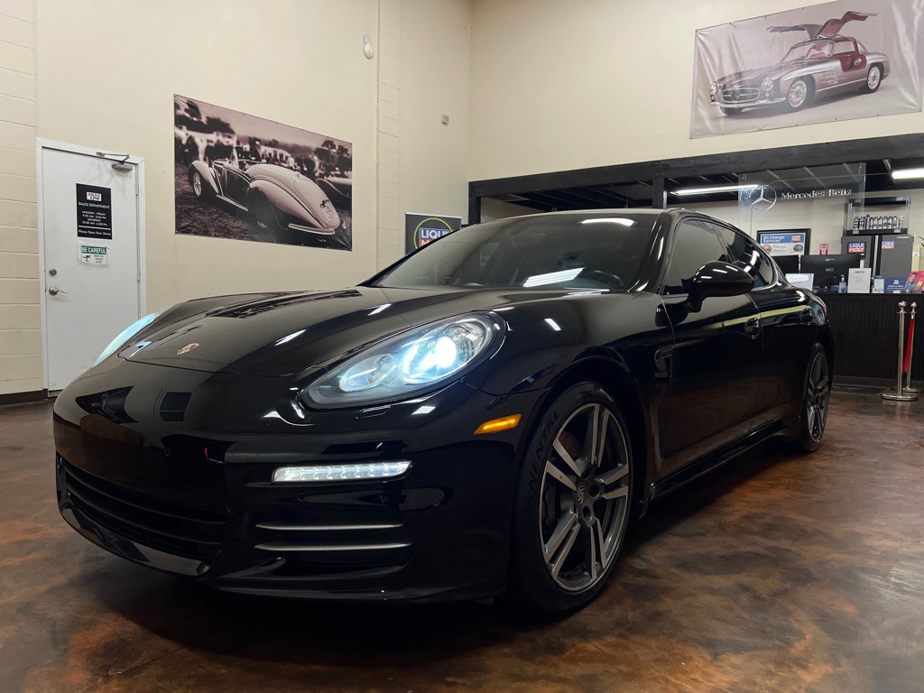 2014 Porsche Panamera Image 34