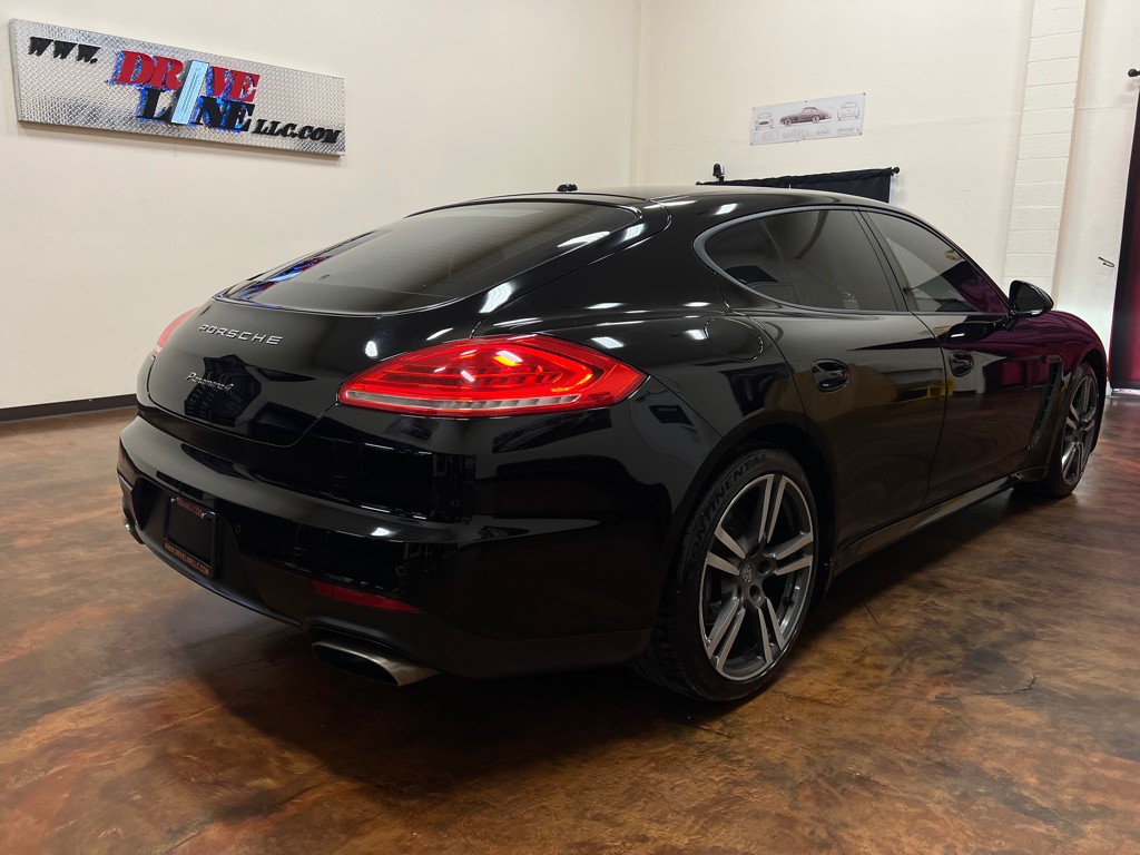 2014 Porsche Panamera Image 36