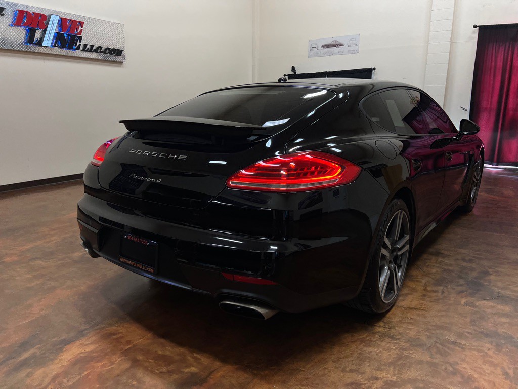 2014 Porsche Panamera Image 38