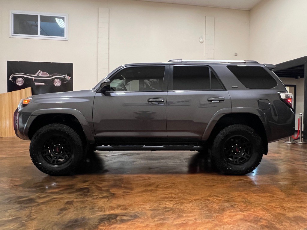 2021 Toyota 4Runner Image 6