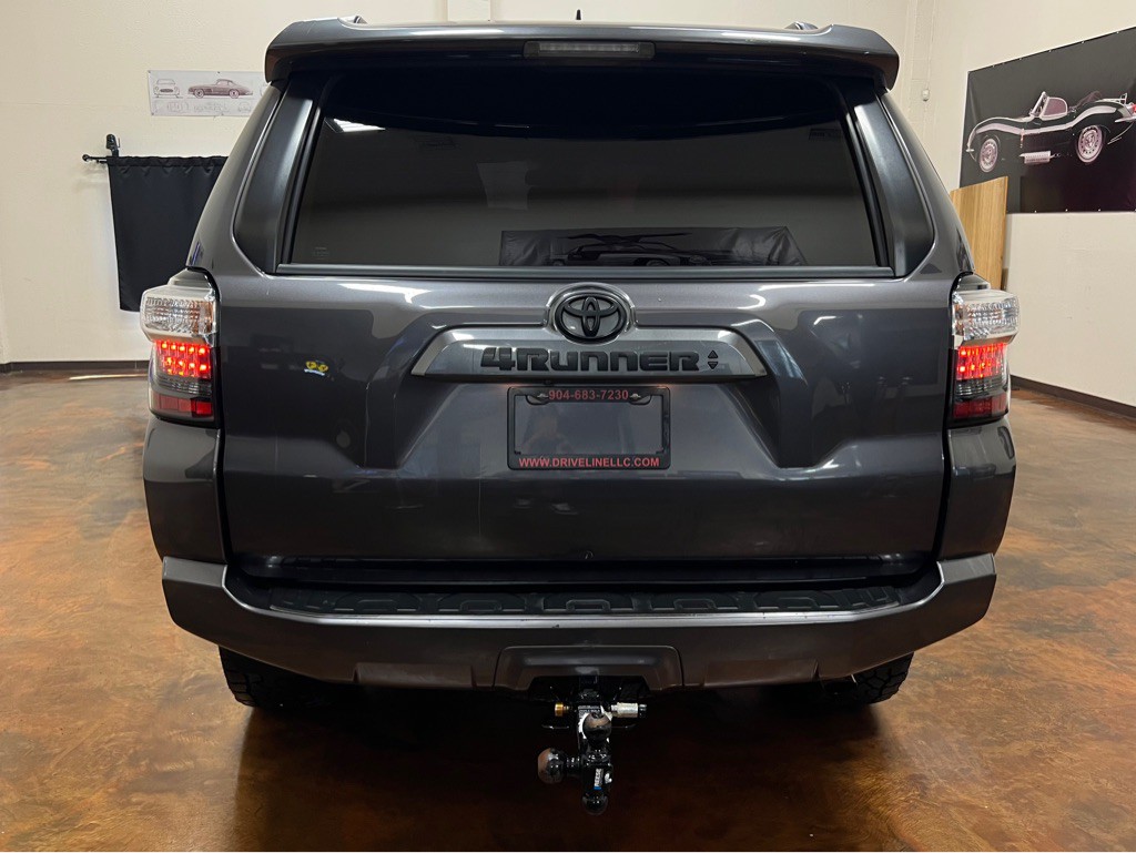 2021 Toyota 4Runner Image 8