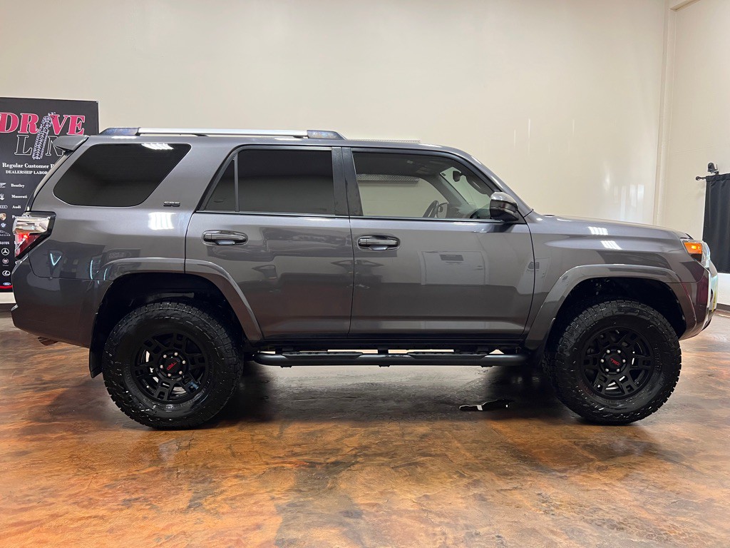 2021 Toyota 4Runner Image 10