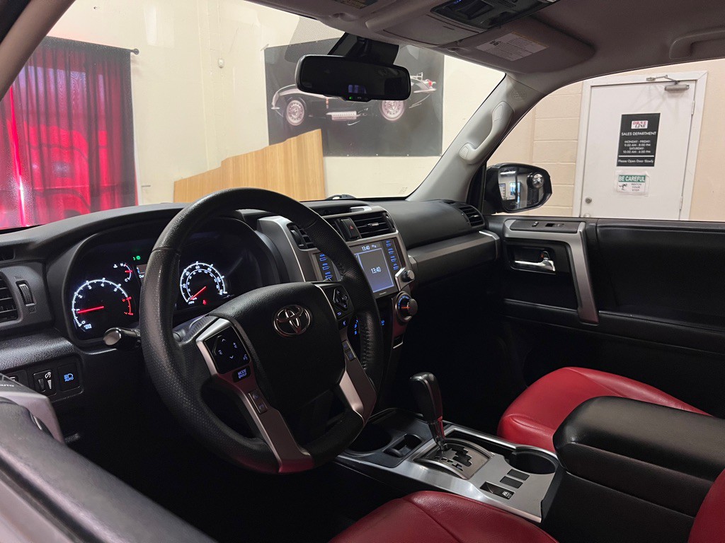 2021 Toyota 4Runner Image 11