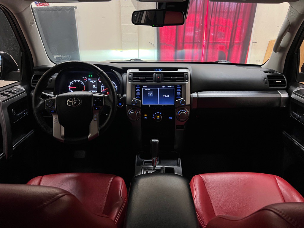 2021 Toyota 4Runner Image 12