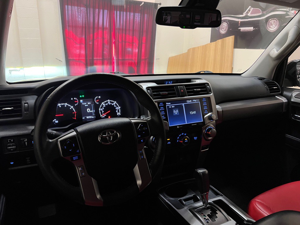 2021 Toyota 4Runner Image 21
