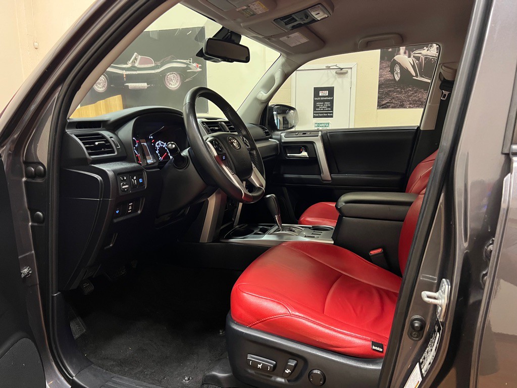 2021 Toyota 4Runner Image 28