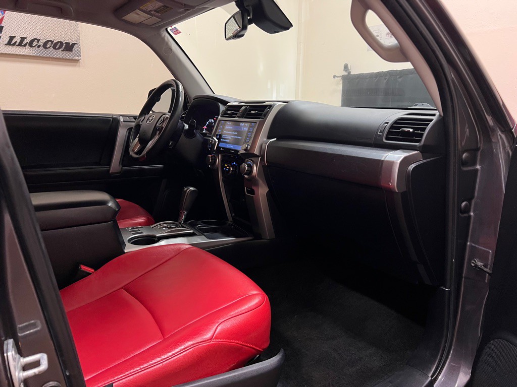 2021 Toyota 4Runner Image 41