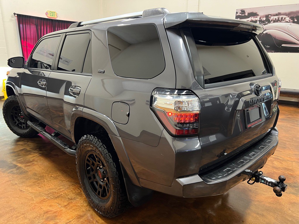 2021 Toyota 4Runner Image 43