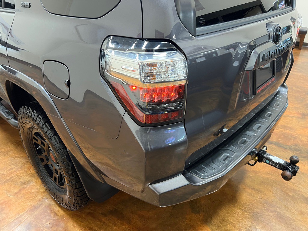 2021 Toyota 4Runner Image 48