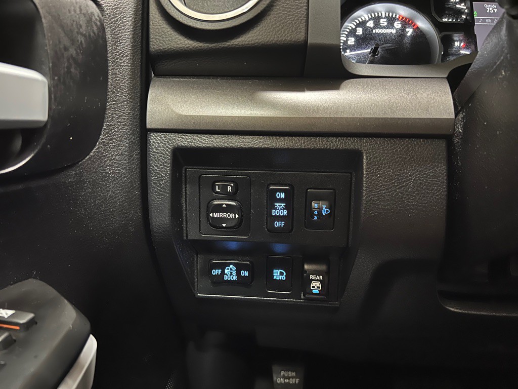 2021 Toyota Tundra Image 36