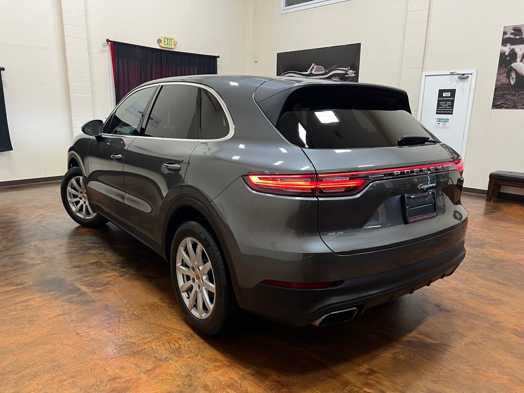 2020 Porsche Cayenne Image 2