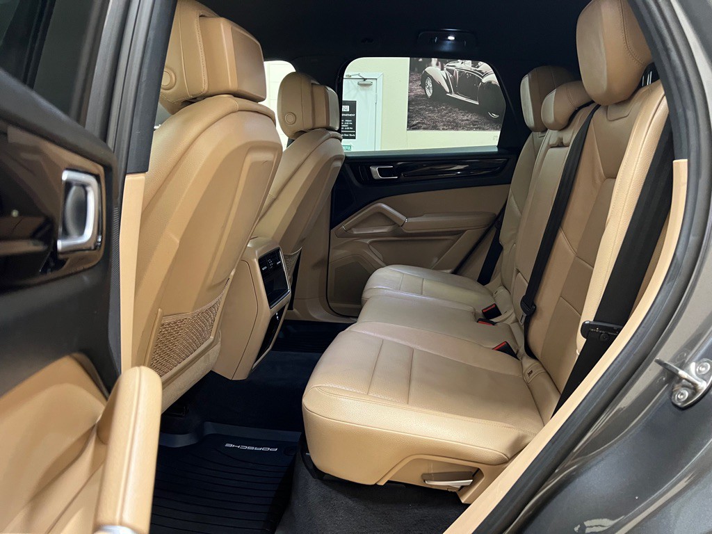 2020 Porsche Cayenne Image 20