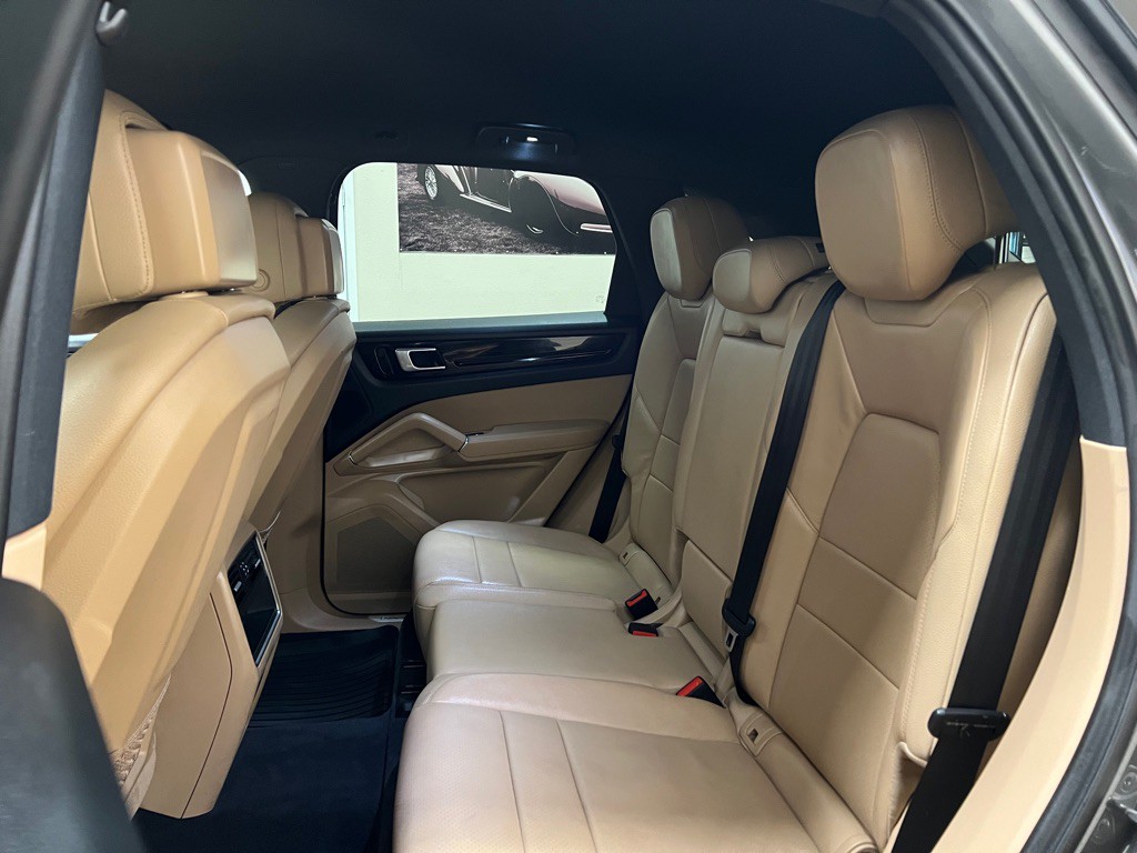 2020 Porsche Cayenne Image 21