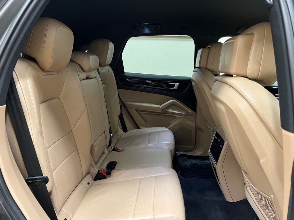 2020 Porsche Cayenne Image 22