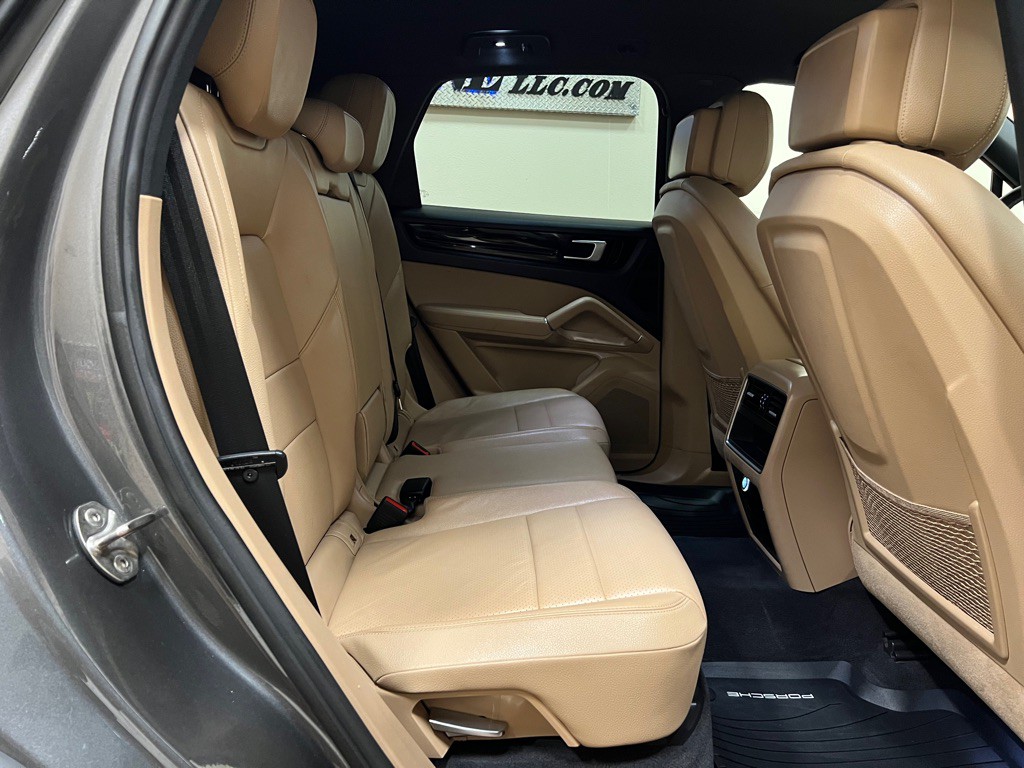 2020 Porsche Cayenne Image 23