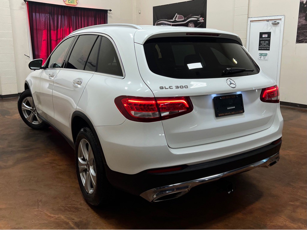 2017 Mercedes-Benz GLC-Class Image 2