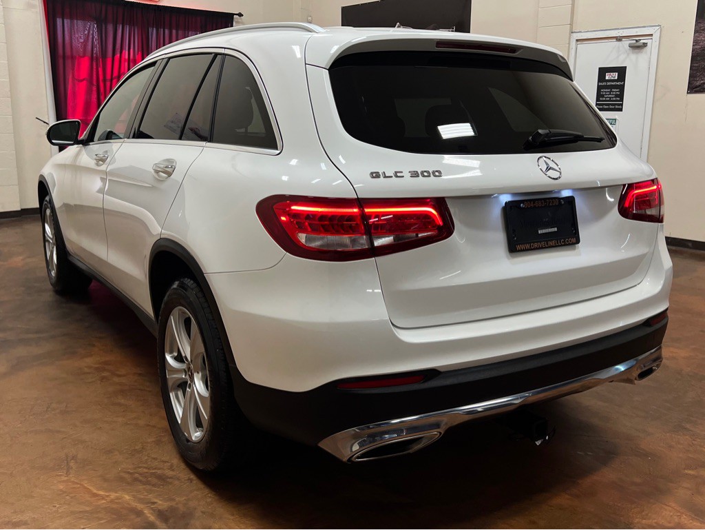 2017 Mercedes-Benz GLC-Class Image 7
