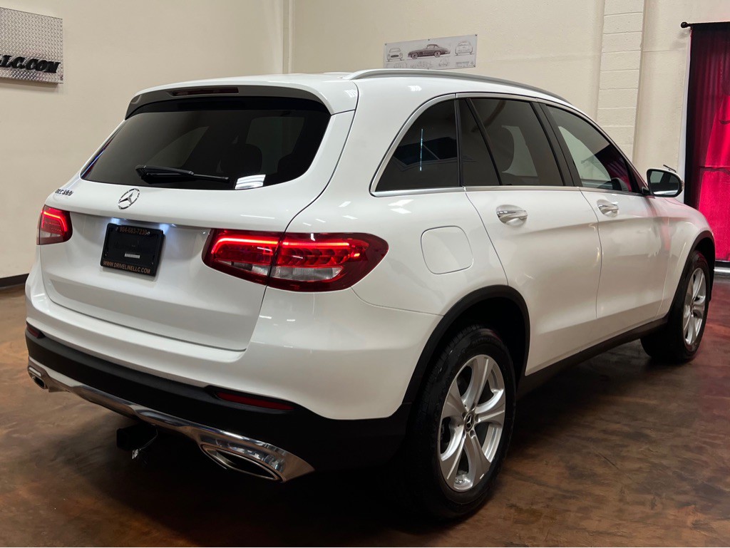 2017 Mercedes-Benz GLC-Class Image 9