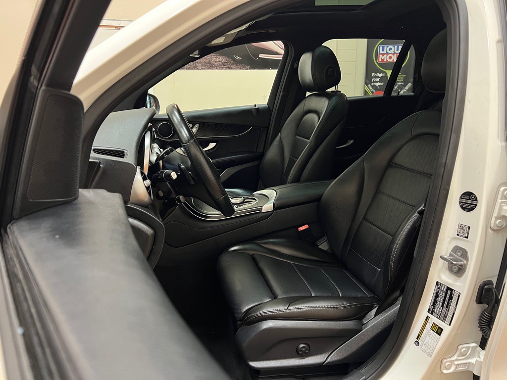 2017 Mercedes-Benz GLC-Class Image 17
