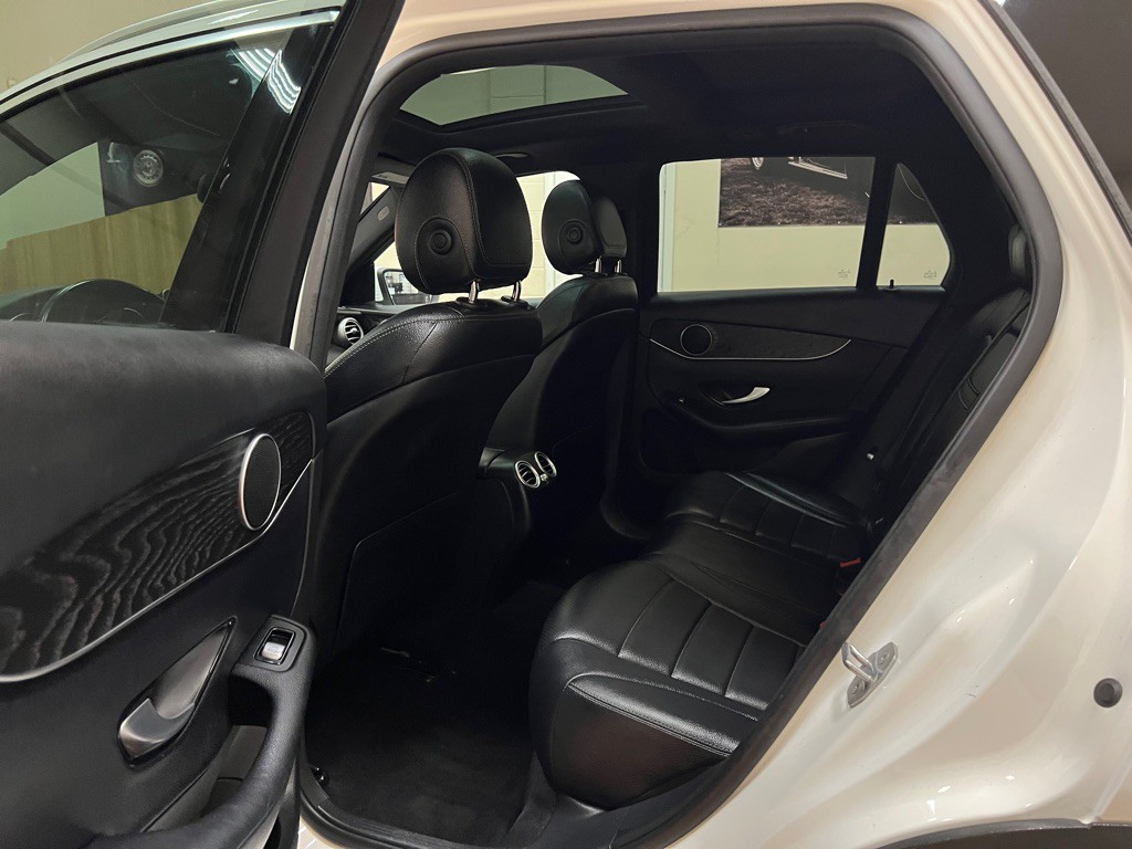 2017 Mercedes-Benz GLC-Class Image 18